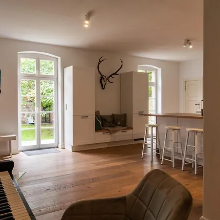 Wald- Und Seeidyll Im Historischen Forsthaus Villa