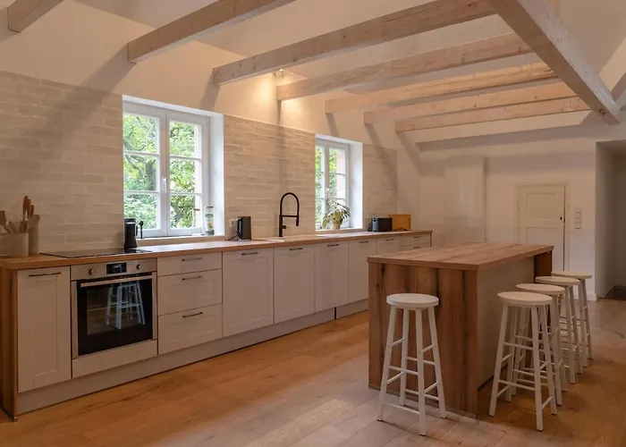 Wald- Und Seeidyll Im Historischen Forsthaus فيلة نيوروبين