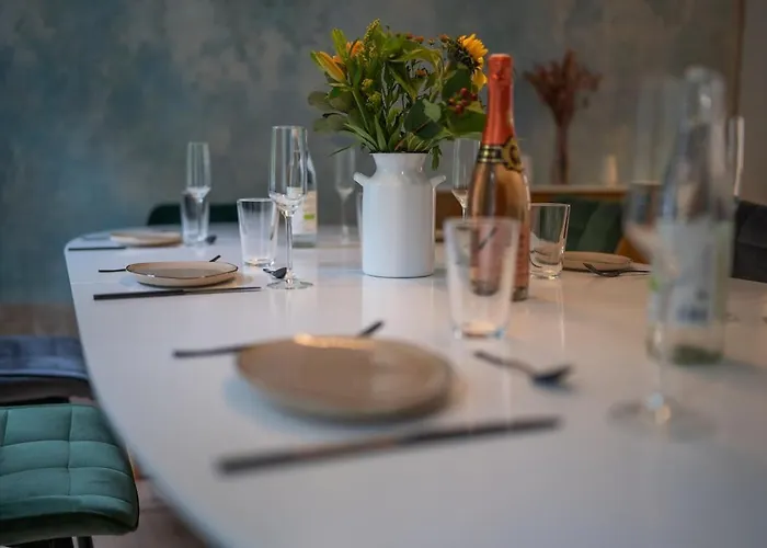 Wald- Und Seeidyll Im Historischen Forsthaus فيلة نيوروبين