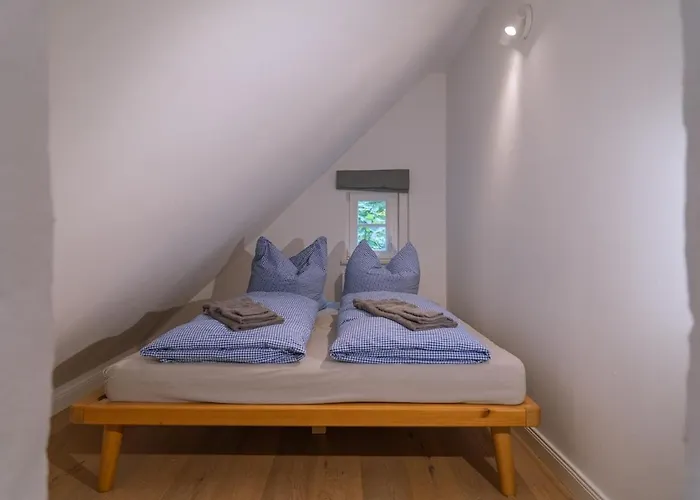 Wald- Und Seeidyll Im Historischen Forsthaus فيلة نيوروبين