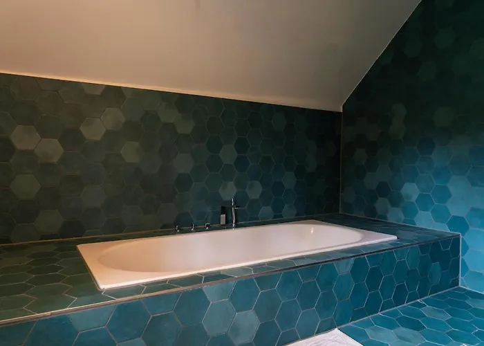 فيلة Wald- Und Seeidyll Im Historischen Forsthaus نيوروبين