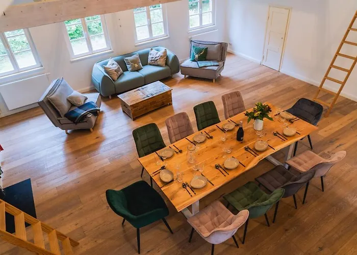 فيلة Wald- Und Seeidyll Im Historischen Forsthaus نيوروبين